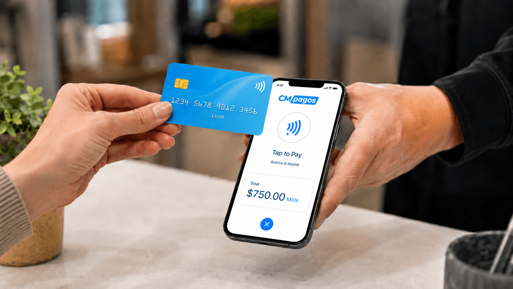 Pago sin contacto con Tap to Pay de CM Pagos usando tarjeta y celular